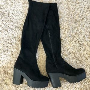 NWOT MISSGUIDED Platform Over-the-Knee Boots